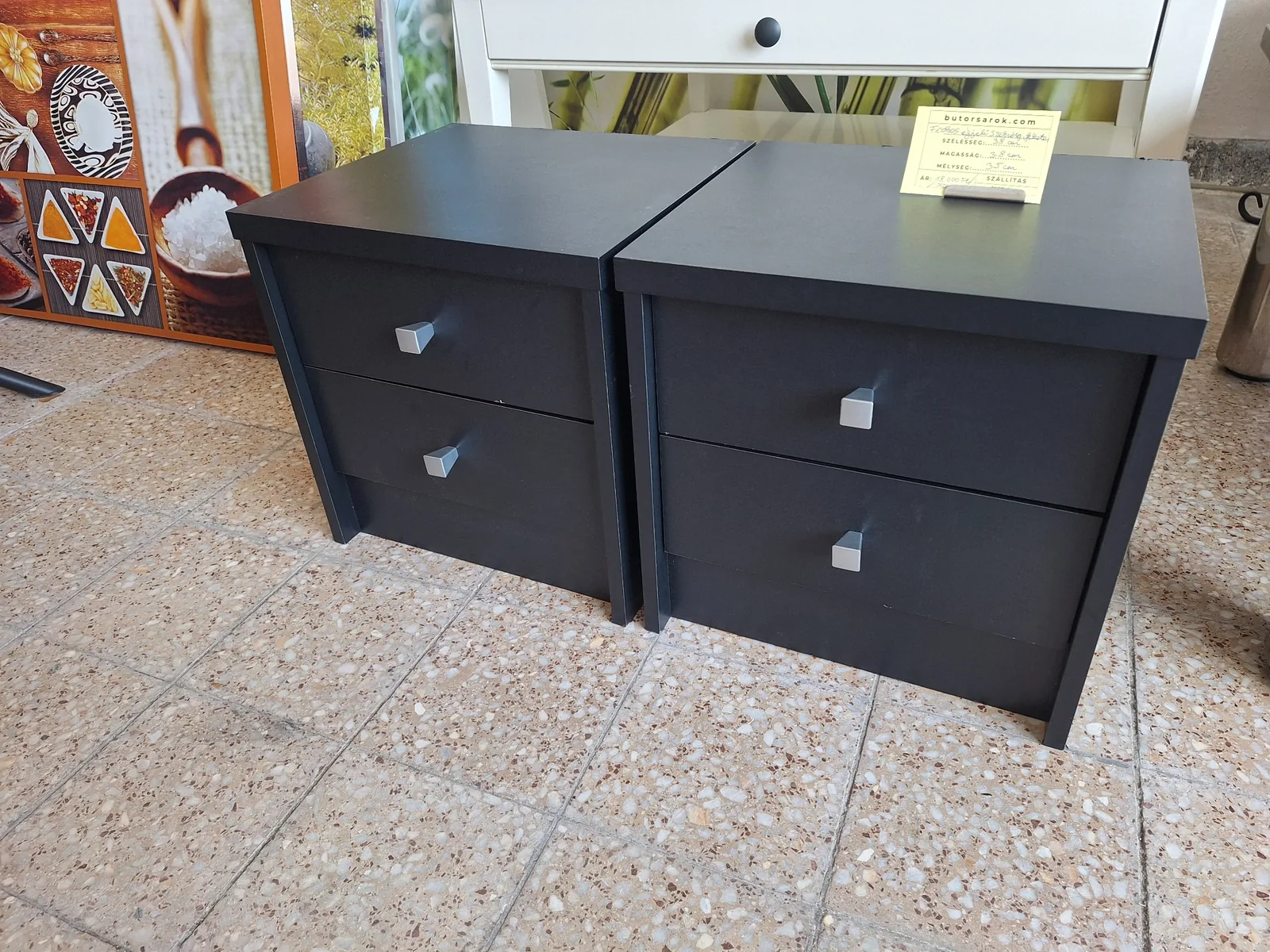Schwarze Nachttische im Zweier-Set bei Bútorsarok in Letenye