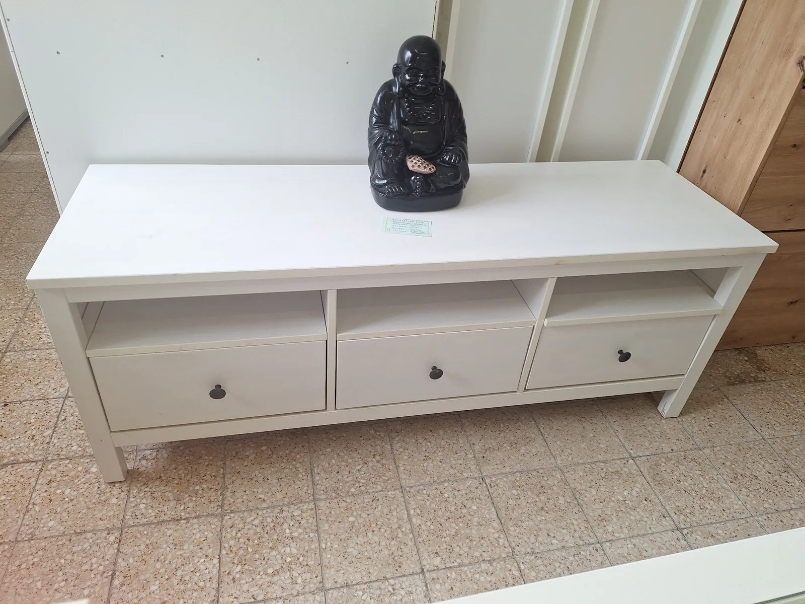 Ikeás Hemnes TV-szekrény 3 fiókos fehérre pácolt bei Bútorsarok in Letenye