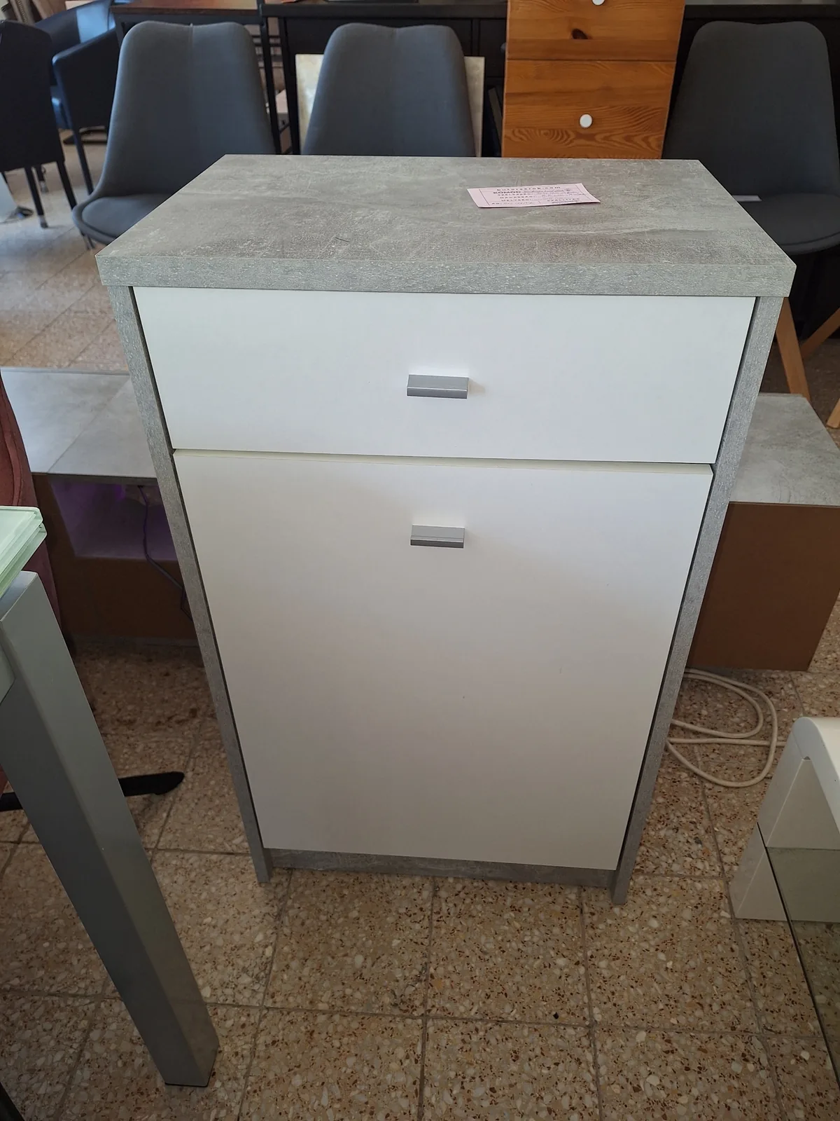 Beton hatású kis komód 1ajtós 1 fiókos polcos bei Bútorsarok in Letenye