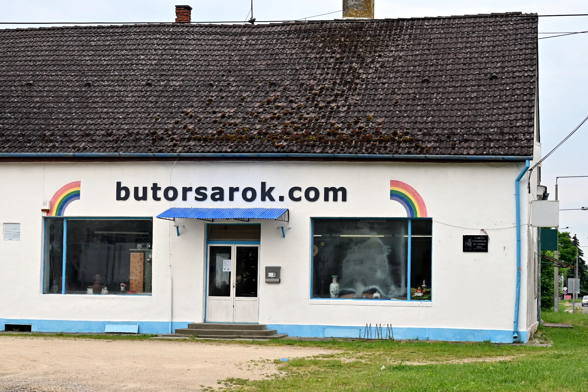 Das Bútorsarok-Möbellager in Letenye