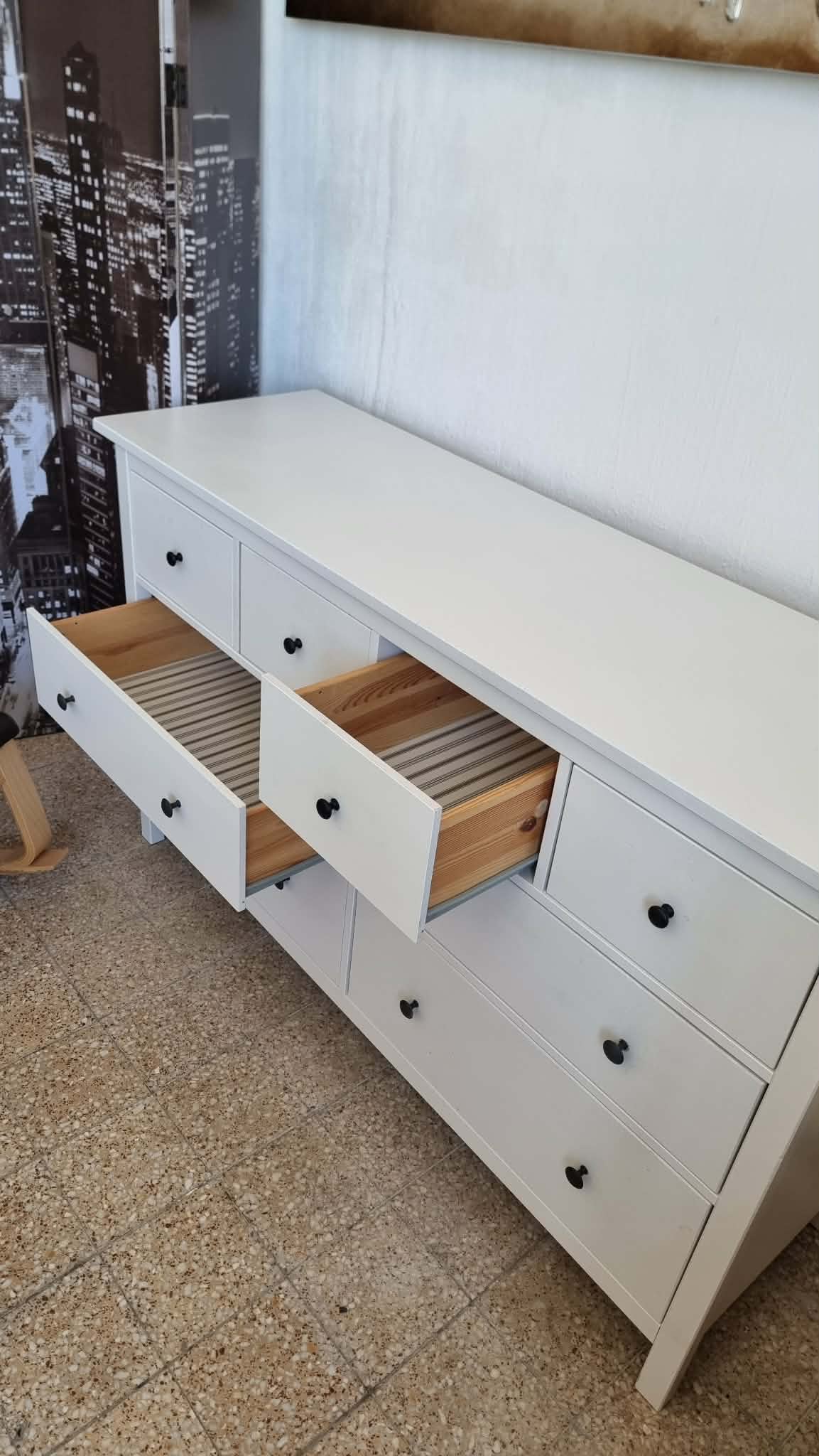 Ikeás Hemnes 8 fiókos fehérre pácolt komód – 3. nézet