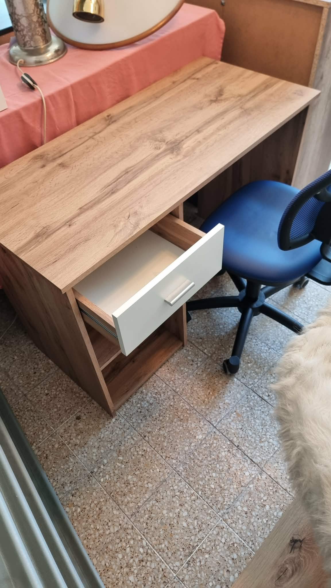 Tölgyfamintás fiókos nyitott polcos Íróasztal – 2. nézet