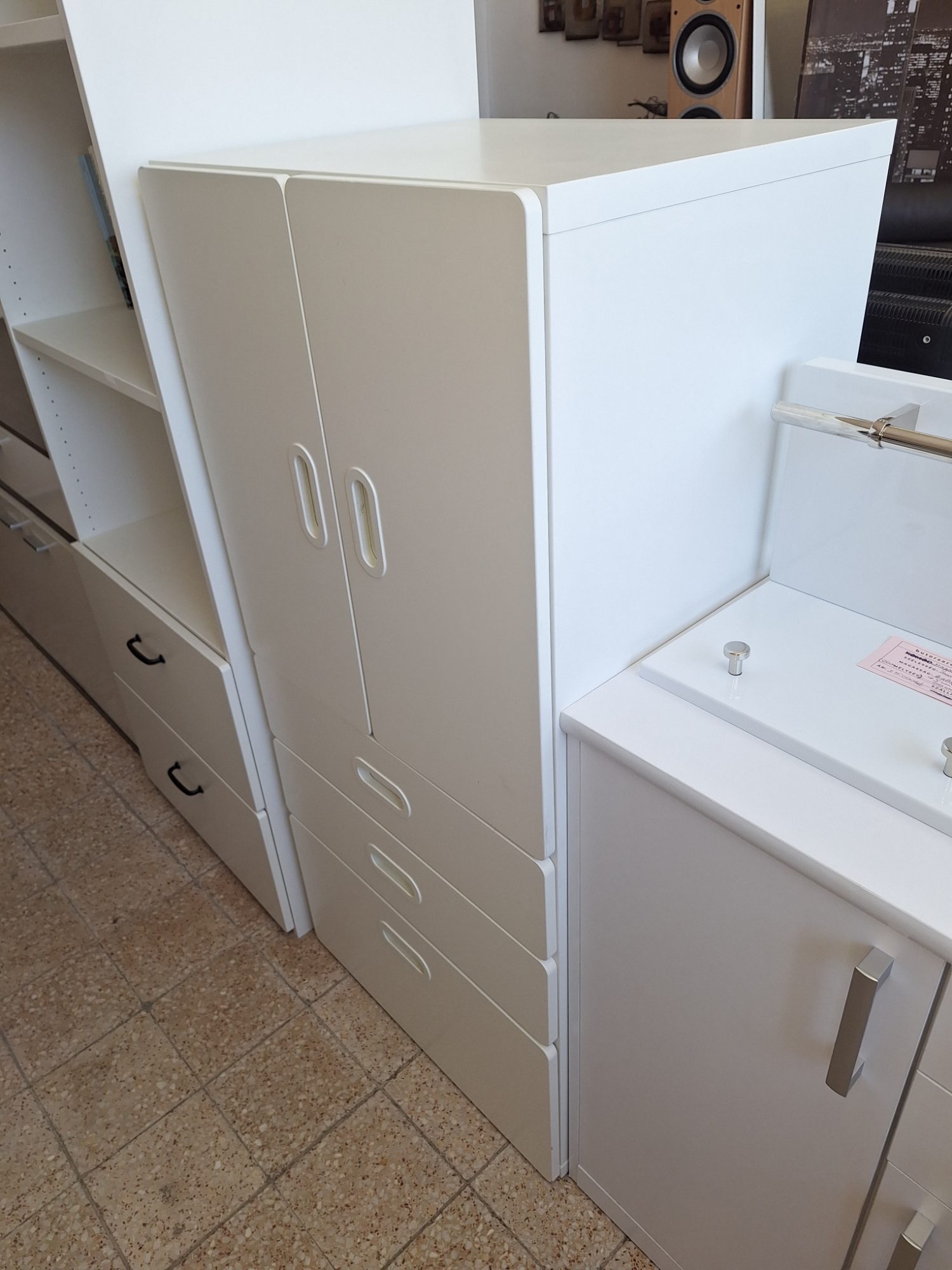 Ikeás praktikus ruhás szekrény – 3. nézet