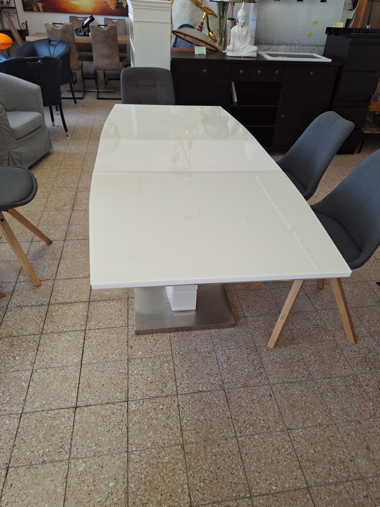 Gyönyörűszép modern bővíthető étkező asztal – 8. nézet
