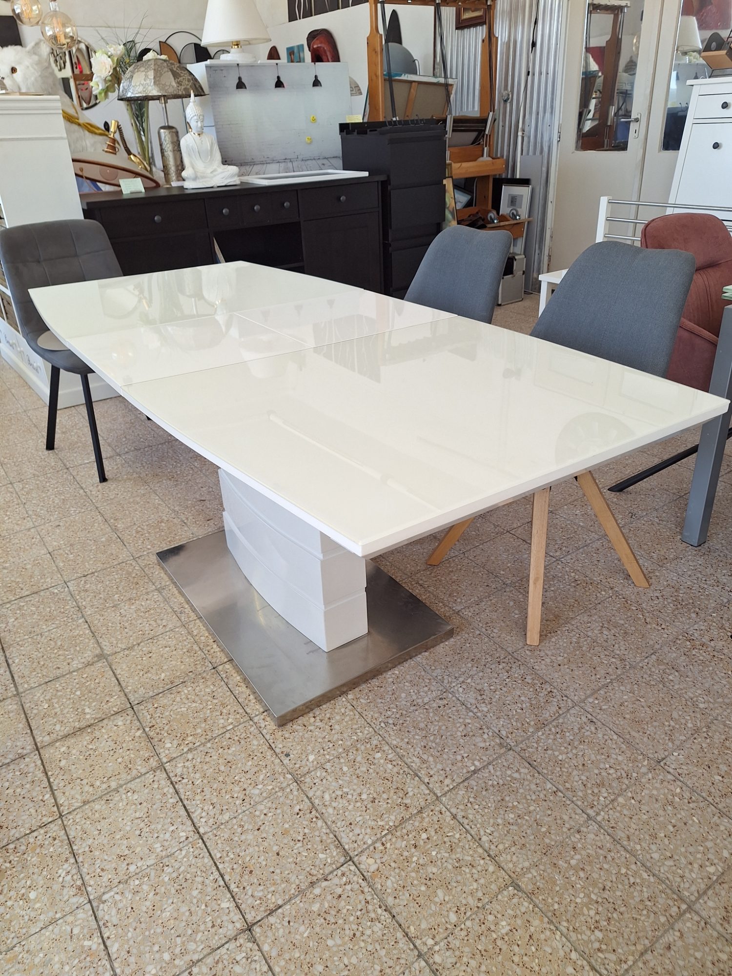 Gyönyörűszép modern bővíthető étkező asztal – 7. nézet
