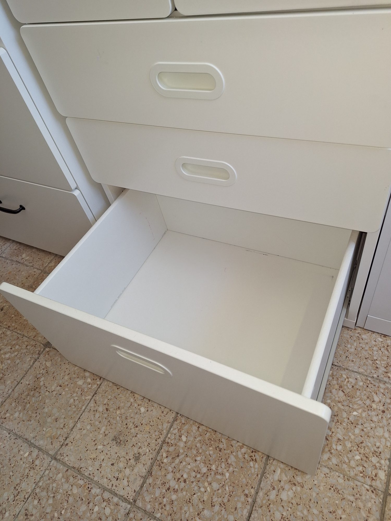 Ikeás praktikus ruhás szekrény – 6. nézet