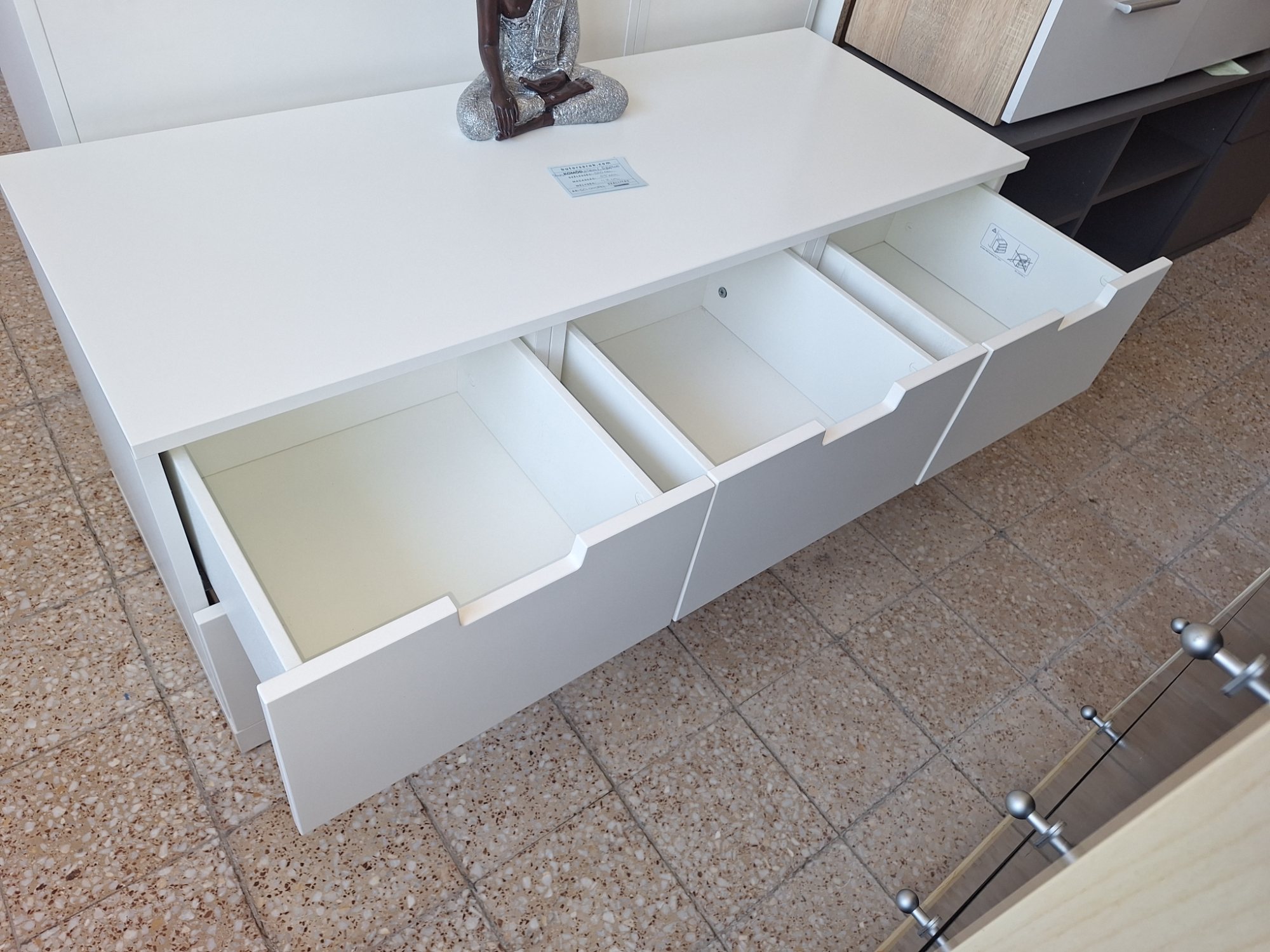 Weiße IKEA NORDLI Kommode mit sechs Schubladen – Ansicht 3