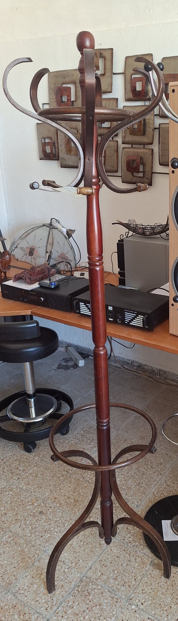 Dekoratív Thonet fogas kb. 180cm magas – 2. nézet
