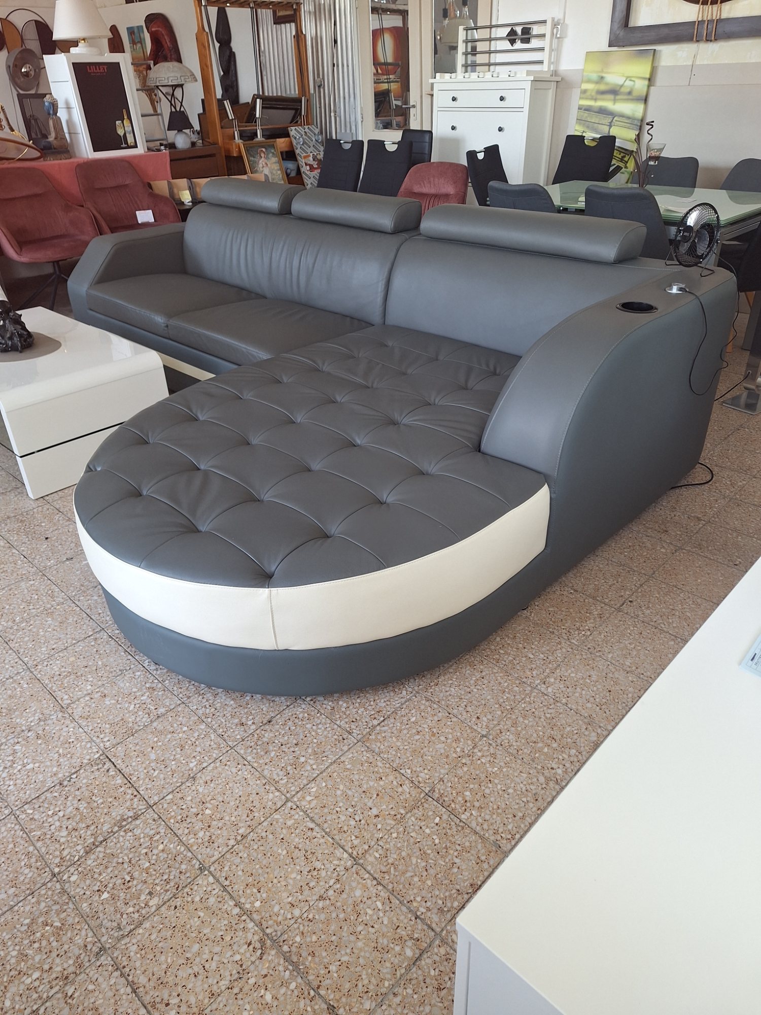 Modernes Schlafsofa aus Echtleder – Ansicht 2