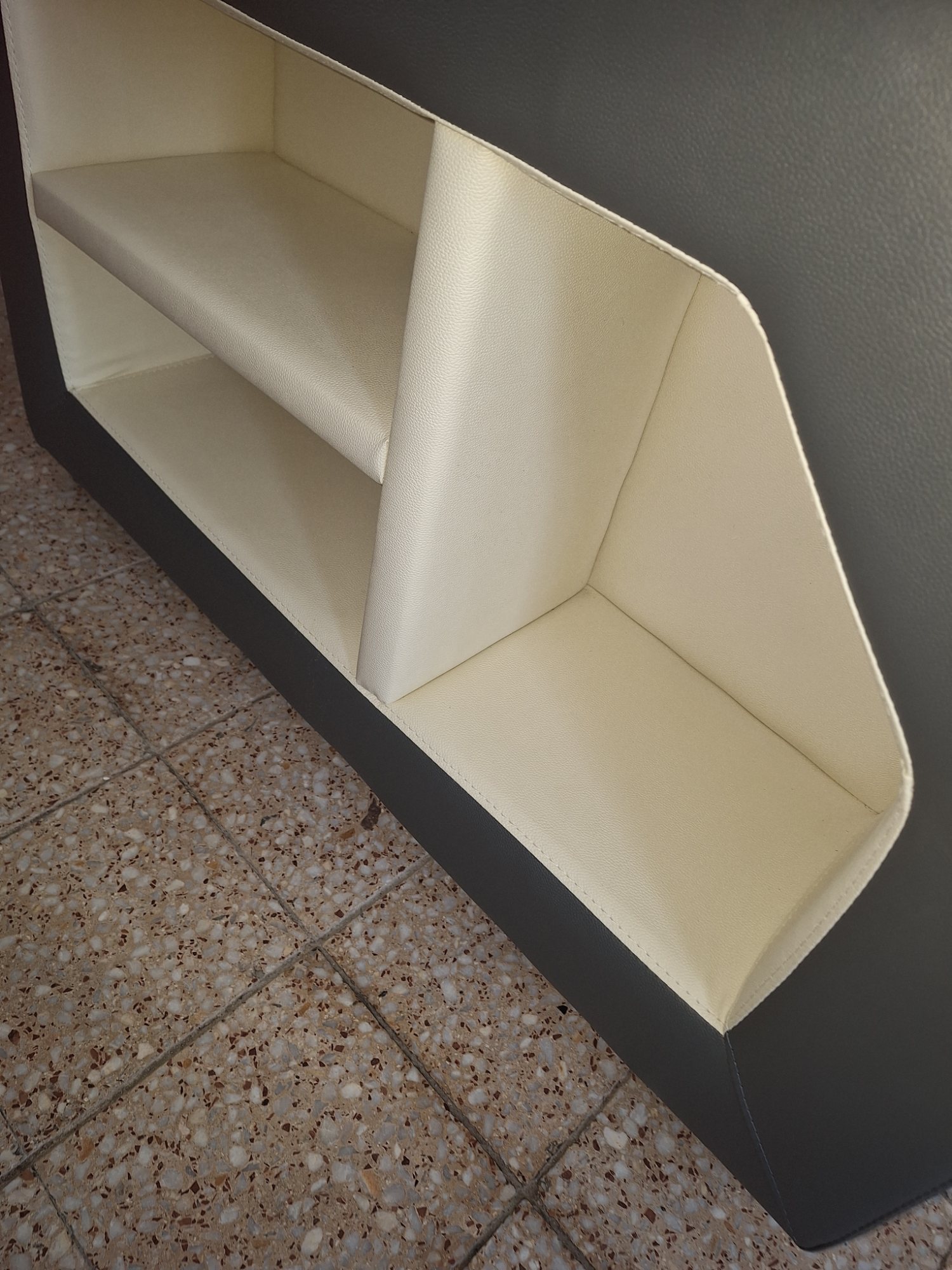 Modernes Schlafsofa aus Echtleder – Ansicht 5